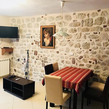 Apartments Sneza Risan Exterior photo