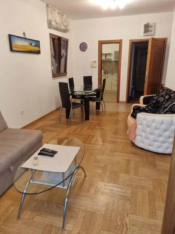 Apartments Sneza Risan Exterior photo