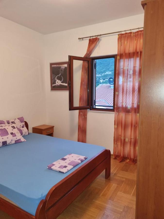 Apartments Sneza Risan Exterior photo
